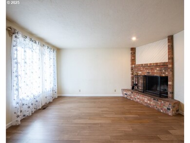 4631 Daisy St, Springfield, OR 97478 - photo 6