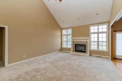 1032 SW Whistle Dr, Lees Summit, MO 64082 - photo 4