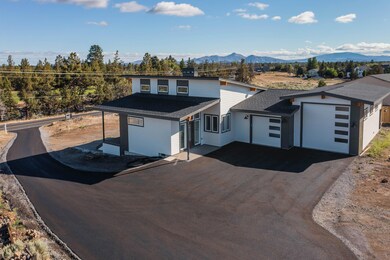 2370 SW Helmholtz Way, Redmond, OR 97756 - photo 3