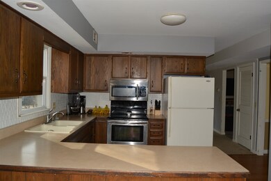 8055 Ridgemont Dr, Newburgh, IN 47630 - photo 7