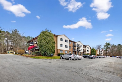 128 Mammoth Rd unit 122, Hooksett, NH 03106 - photo 3