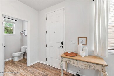 8862 Inlet Bluff Dr, Jacksonville, FL 32216 - photo 4