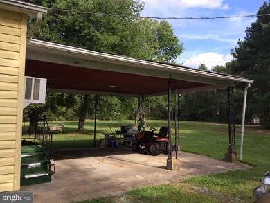 7196 Leedstown Rd, Colonial Beach, VA 22443 - photo 3