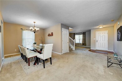 2423 Monarchy Ln, Greenwood, IN 46143 - photo 6