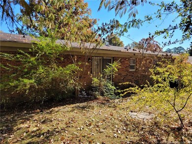 666 Edgehill Rd, Fayetteville, NC 28314 - photo 2