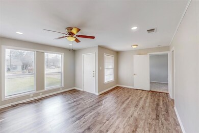 1114 Poindexter Ave, Cleburne, TX 76033 - photo 7