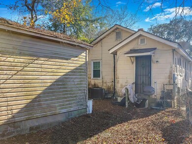 814 E 37th St, Savannah, GA 31401 - photo 6