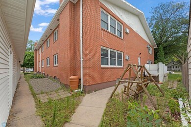 ne corner08-10-23-RH-525_DDM_3526