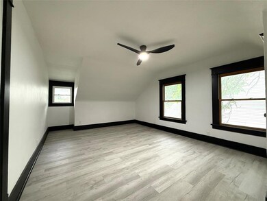 1110 York St, Des Moines, IA 50316 - photo 7