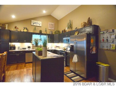 Large eatin kitchen