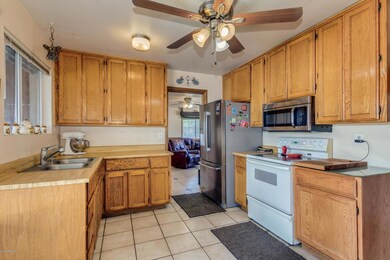 3735 W Larkspur Dr, Phoenix, AZ 85029 - photo 7