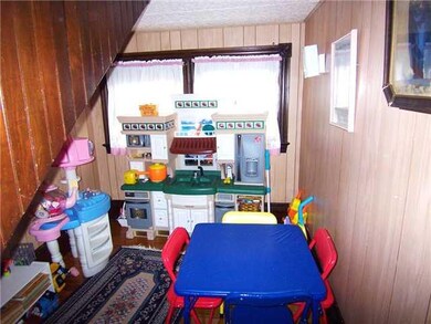 1st Floor Plan. PLAY AREA ON FIRST FLOOR.