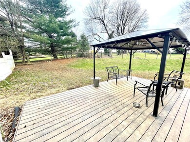 154 Roberts St, Alburtis, PA 18011 - photo 4