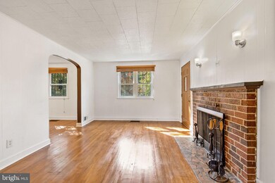 5902 Forest Rd, Cheverly, MD 20785 - photo 5