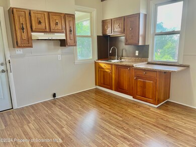 624 S Main St unit Fl 2, Old Forge, PA 18518 - photo 3