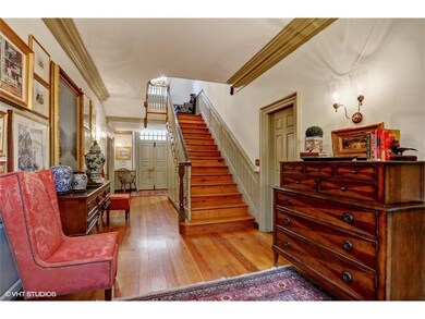 Spacious entry way