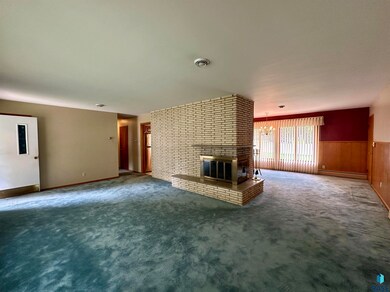 511 W Crawford St, Luverne, MN 56156 - photo 4