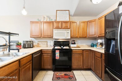 123 Lincoln Place Cir kitchen