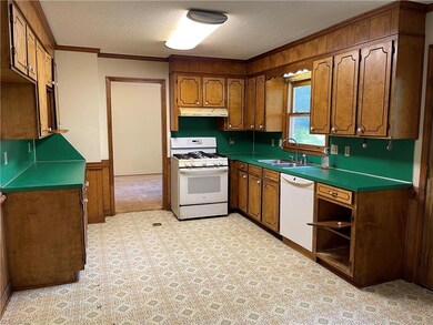 209 Hall St, Reidsville, NC 27320 - photo 7