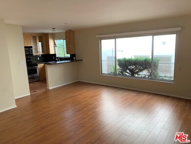 435 S Palm Dr unit 2, Beverly Hills, CA 90212 - photo 2