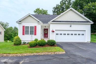 3 Sugar Plum Ln unit 3, Londonderry, NH 03053 - photo 2