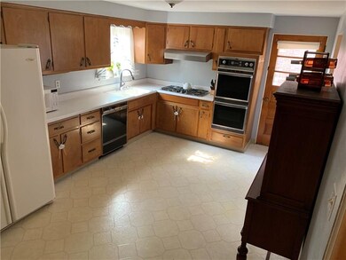 Large eat in Kitchen Walk out to side porch