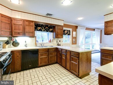 27 Woodland Dr, Glen Mills, PA 19342 - photo 5