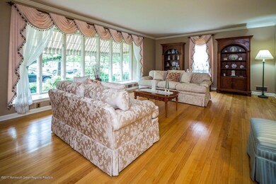 06_Living Room 2223