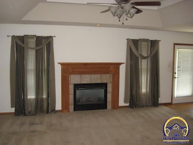 3937 SW 40th St, Topeka, KS 66610 - photo 5