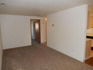326 N 6th St, Central Point, OR 97502 - photo 5