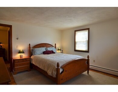 145-147 Oak Crest Dr, Riverside, RI 02915 - photo 4