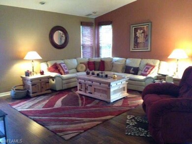 Family Room 18' x 30'