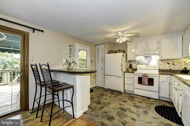 12372 Bonfire Dr, Reisterstown, MD 21136 - photo 7