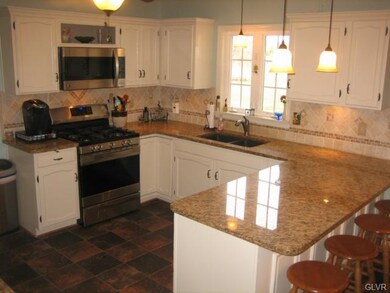 796 Hunter Rd, Easton, PA 18040 - photo 3