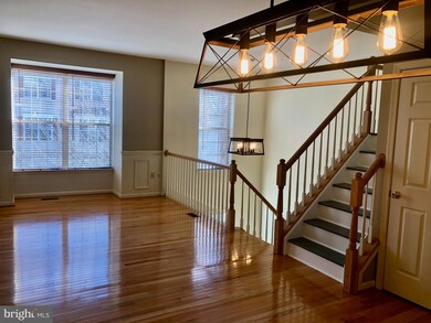 2506 Clover Field Cir, Herndon, VA 20171 - photo 5