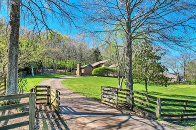 1003 Perkins Ln, Franklin, TN 37069 - photo 3