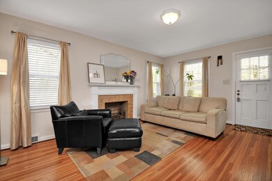 488 Fallis Road-8