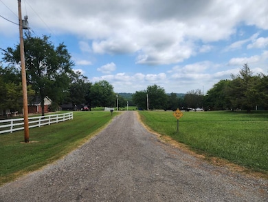 39767 Cedar Hills Cir, Howe, OK 74940 - photo 3