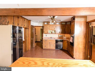 25 Beacon Hill Dr, Phoenixville, PA 19460 - photo 6