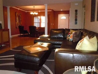 1112 N Sherman St, Lincoln, IL 62656 - photo 4