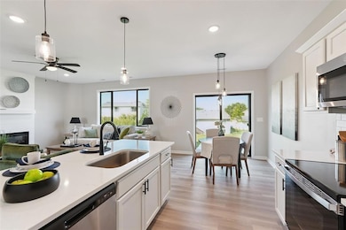 7000 Lake Ridge Ave unit 70, Des Moines, IA 50320 - photo 5