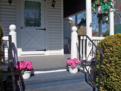 54 Franklin St, West Rutland, VT 05777 - photo 2