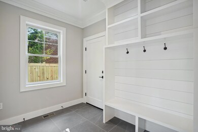 4913 Aurora Dr, Kensington, MD 20895 - photo 7