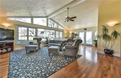 This 28x20 Great Room is Spectacular!