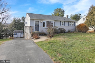 72 Mountain Blvd, Wernersville, PA 19565 - photo 2