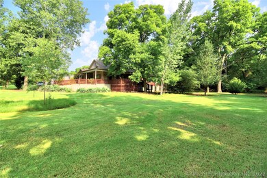 The house sits up higher on the lot. There's plent