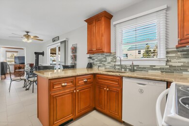 9 Bechstein Dr, Matawan, NJ 07747 - photo 5