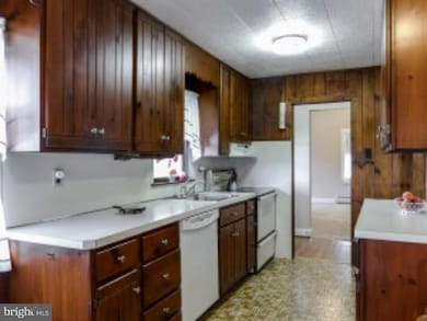 102 Pennsylvania 73, Zieglerville, PA 19492 - photo 3