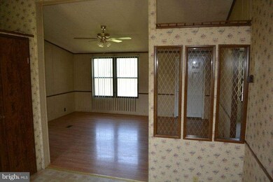 5647 Flickerville Rd, Warfordsburg, PA 17267 - photo 3