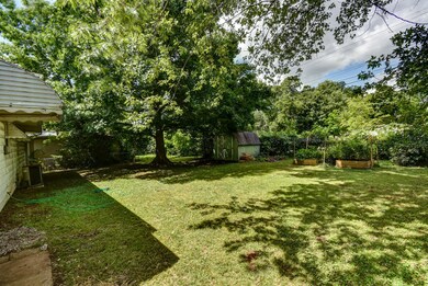 2123 S Delaware Ave-18